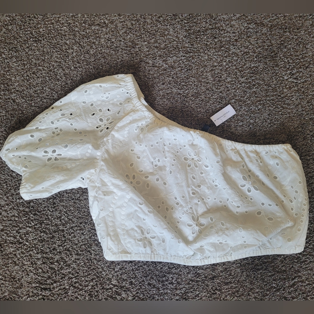 NWT Banana Republic one shoulder blouse in white size L
